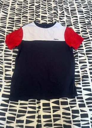 TEE shirt garçon, marque: Kiabi, état: Très bon état, taille: XS, 2,00 €, 2,80 € Protection acheteurs incluse