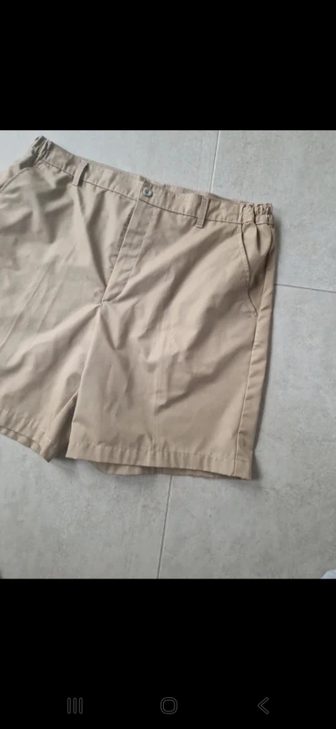 Short rétro damart taille 40 beige tres bon etat - photo numéro 2