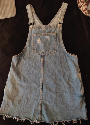 Salopette jupe en denim bleu clair Pull&bear, merk: Pull & Bear, staat: Heel goed, maat: M / 38 / 10, € 5,00, € 5,95 inclusief Kopersbescherming