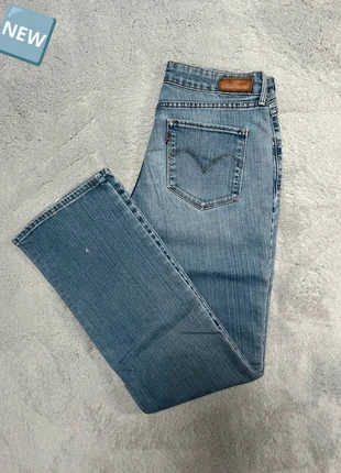 Jean Levi’s Signature Straight Fit - coupe droite - bleu clair W28L30, marque: Levi's, état: Très bon état, taille: W28 | FR 38, 27,10 €, 29,16 € Protection acheteurs (Pro) incluse