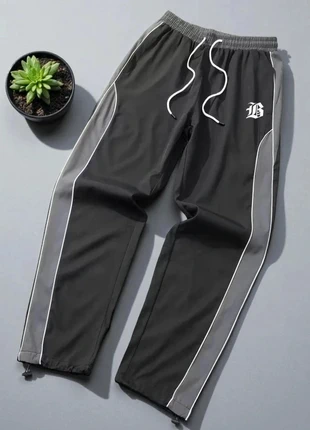 Jogging Streetwear/y2k Gris et Noir Taille M, marque: y2k, état: Neuf avec étiquette, taille: M, 23,00 €, 24,85 € Protection acheteurs incluse