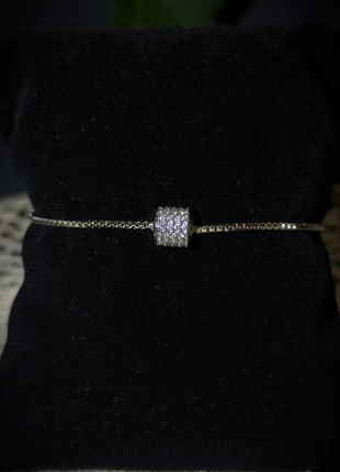 Bracelet délicat et élégant, merk: zirconium, staat: Heel goed, € 12,00, € 13,30 inclusief Kopersbescherming