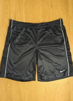 Short Noir Nike | Taille L | Très bon état, brand: Nike, condition: Very good, size: L, €14.40, €15.82 includes Buyer Protection Pro