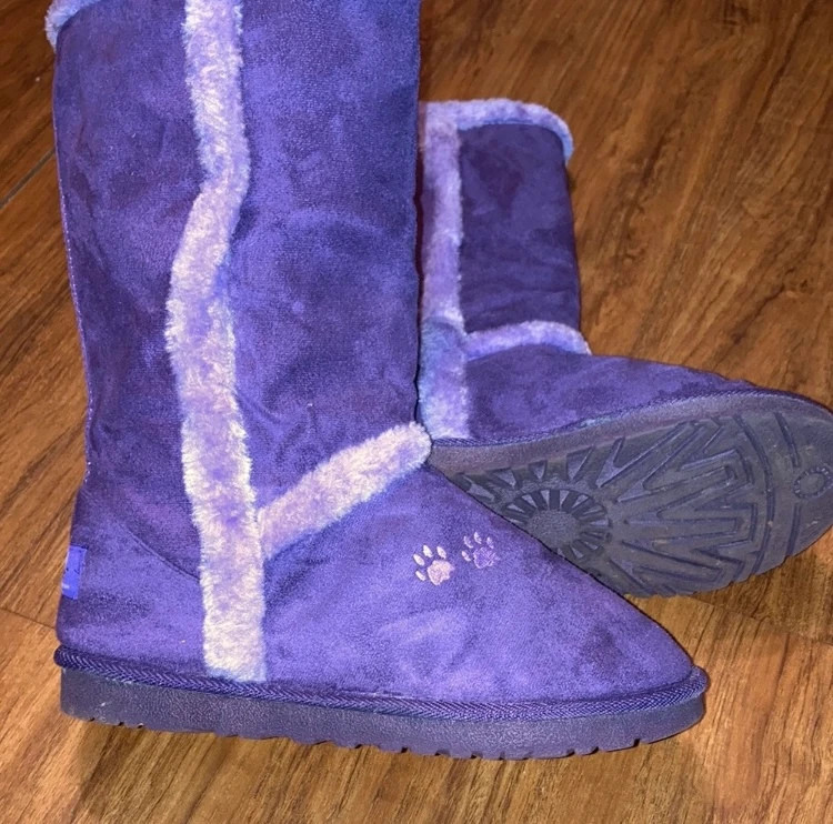 Women’s size 9 purple midcalf slip on boots 1