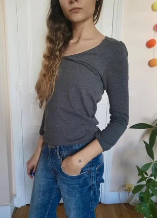 Haut gris Zadig & Voltaire à col V - T36, marque: Zadig & Voltaire, état: Très bon état, taille: S / 36 / 8, 25,00 €, 26,95 € Protection acheteurs incluse