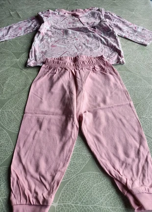 Pyjama 2 pièces, marque: Night, état: Très bon état, taille: 6-9 mois / 68 cm, 2,00 €, 2,80 € Protection acheteurs incluse