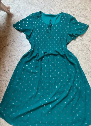 Robe courte verte à strass, marque: Armand Thiery, état: Très bon état, taille: M / 38 / 10, 5,00 €, 5,95 € Protection acheteurs incluse