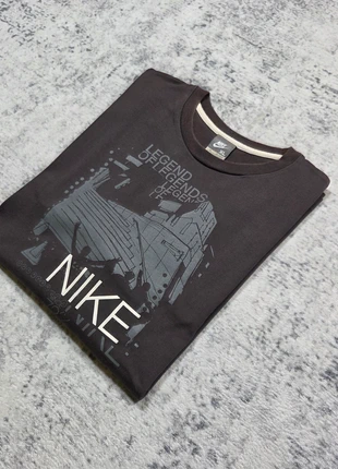 🎮 T-shirt Nike Legend of League Collector L Officiel LPL LoL, marke: Nike, zustand: Sehr gut, größe: L, 129,99 €, 137,19 € beinhaltet Vinted-Käuferschutz Pro