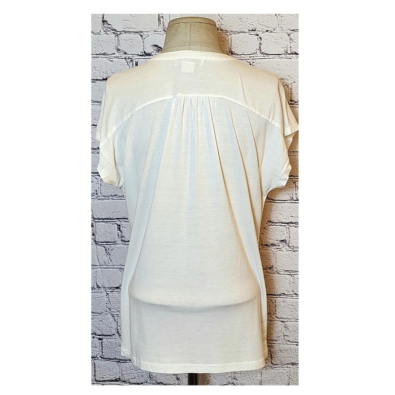 White Casual Shirt with Buttons - L 3