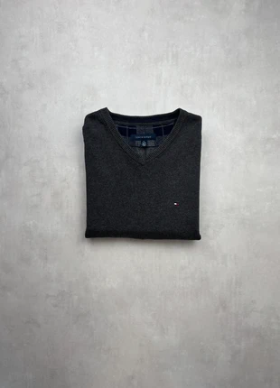 Pull Tommy Hilfiger – Col V gris chiné classique – Taille XL I SKU : 000349, brand: Tommy Hilfiger, condizioni: Ottime, taglia: XL, €22.00, €23.80 include la Protezione acquisti