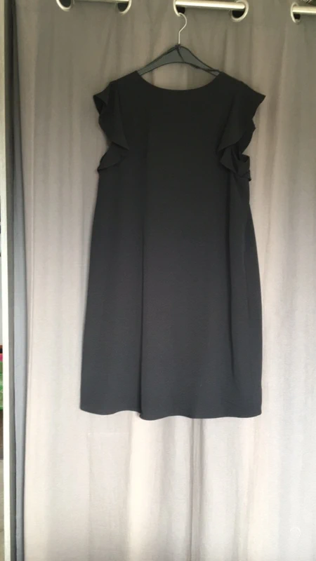 Robe noir - photo numéro 3