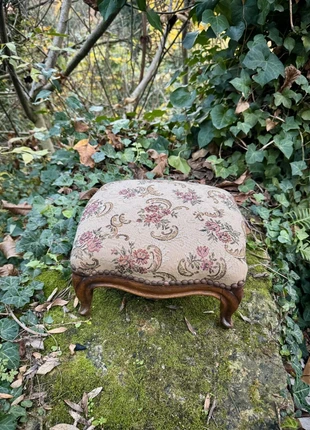 Repose pied ancien Voltaire, marque: Repose pied style Louis XV, état: Bon état, 42,00 €, 44,80 € Protection acheteurs (Pro) incluse