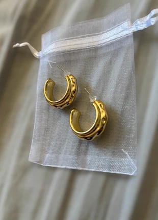 Petites boucles dorées larges à relief creusé – design arrondi style abstrait, chic et moderne, brand: Tendance, condizioni: Nuovo con cartellino, €1.50, €2.28 include la Protezione acquisti