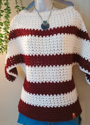 🌹 Magnifique pull au crochet blanc et bordeaux, merk: Creatrice, staat: Nieuw zonder prijskaartje, maat: L / 40 / 12, € 45,00, € 47,95 inclusief Kopersbescherming