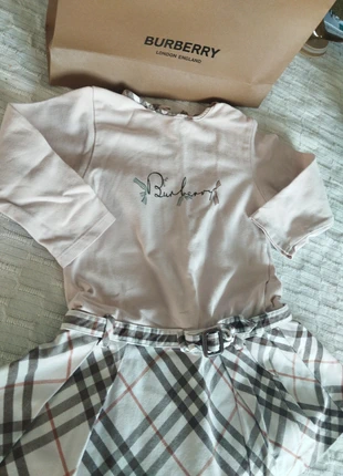 Robe Burberry, marque: Burberry, état: Très bon état, taille: 24-36 mois / 92 cm, 29,99 €, 32,19 € Protection acheteurs incluse