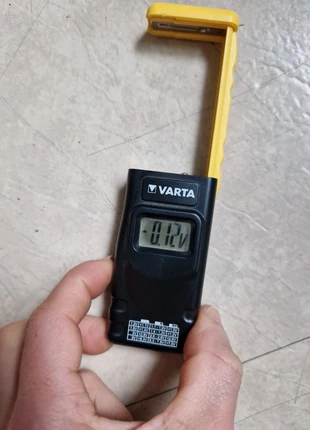 Testeur des piles, brand: VARTA, condizioni: Ottime, €5.00, €5.95 include la Protezione acquisti