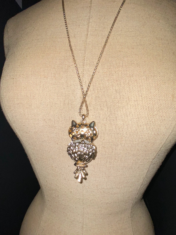 28” goldtone metal chain hanging large owl pendant opaque clear rhinestone off white 4