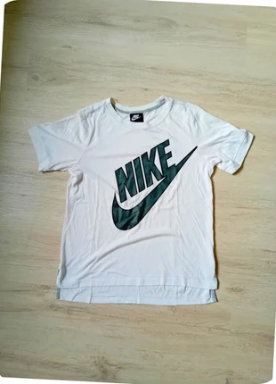 T-shirt nike blanc / gris taille S homme logo gris, brand: Nike, condition: Very good, size: S, €5.00, €5.95 includes Buyer Protection