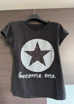 T-shirt met opdruk, staat: Heel goed, maat: M / 38 / 10, € 2,00, € 2,80 inclusief Kopersbescherming