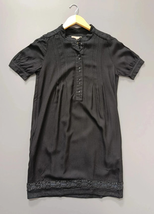 Robe noir Sandro taille S en très bon état, brand: Sandro, condizioni: Ottime, taglia: S / IT 40 / EU 36, €35.00, €37.45 include la Protezione acquisti