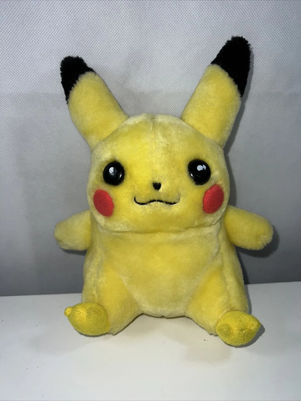 Pikachu deals hasbro 1998