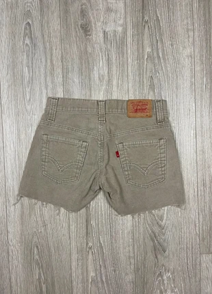 Short Jeans Levi’s Low Slouch Beige 14 ans côtelé, brodé et effet déchiré SL26, marque: Levi's, état: Très bon état, taille: 14 ans / 164 cm, 8,00 €, 9,10 € Protection acheteurs incluse