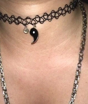 Collier Ras de cou vintage / motif asiatique /yin et yang , marque: Vintage, état: Très bon état, 3,50 €, 4,38 € Protection acheteurs incluse