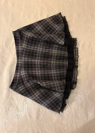 Gray and purple plaid miniskirt, marque: Denny Rose, état: Très bon état, taille: S / 36 / 8, 11,50 €, 12,78 € Protection acheteurs incluse