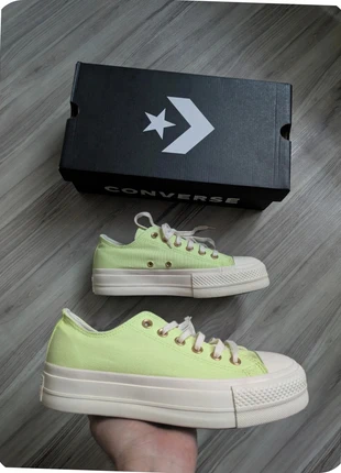 Baskets Converse basses neuves taille 38 couleur vert fluo, marque: Converse, état: Neuf avec étiquette, taille: 38, 42,00 €, 44,80 € Protection acheteurs (Pro) incluse