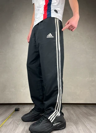 Exclusif Parachute Trackpant Adidas Vintage Triple black original 90s | L, marca: adidas, estado: Muy bueno, tamaño: L, 24,00 €, 25,90 € Protección al comprador incluida