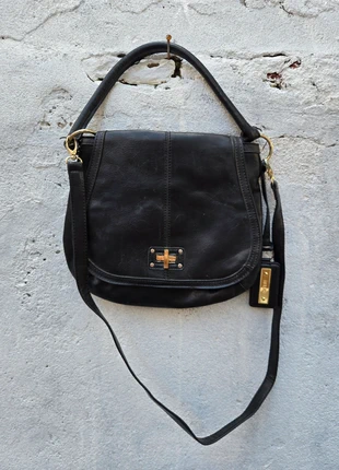 Relic Leather Black Bag – Gold Accents – 8/10 Condition, merk: Relic, staat: Goed, € 14,95, € 16,40 inclusief Kopersbescherming