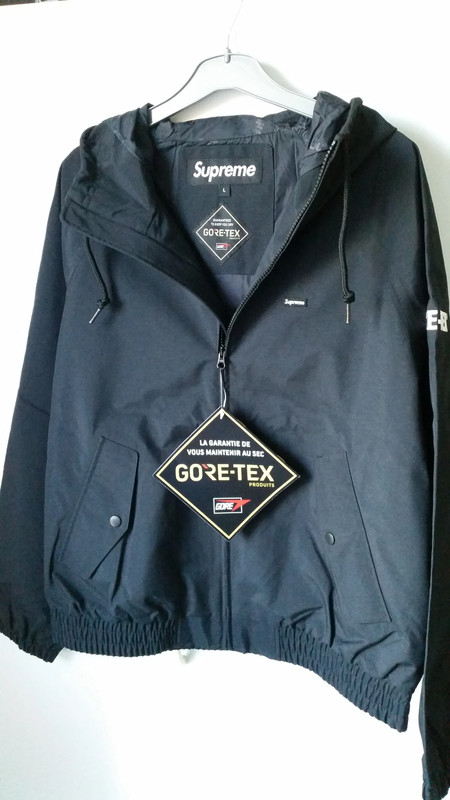 Supreme Gore-Tex Hooded harrington - Vinted