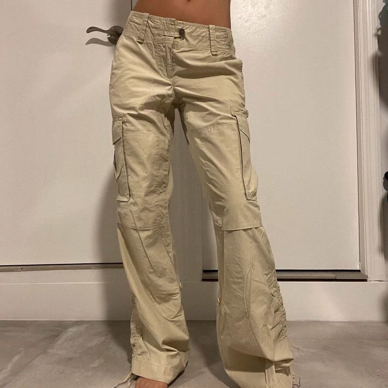 Halogen cream/khaki mid rise cargo pants size 30 4