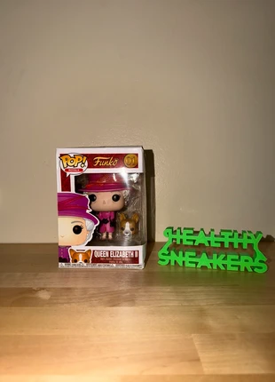 Funko pop queen Elizabeth, marke: Funko, zustand: Neu, mit Etikett, größe: S, 35,00 €, 37,45 € inklusive Vinted-Käuferschutz