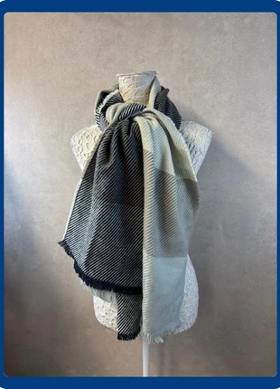 Écharpe bicolore noir et beige Promod – Lot MI35, état: Très bon état, 7,50 €, 8,58 € Protection acheteurs (Pro) incluse