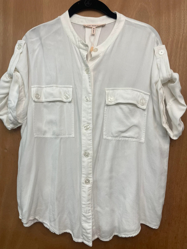 White shorts sleeve blouse size M 1