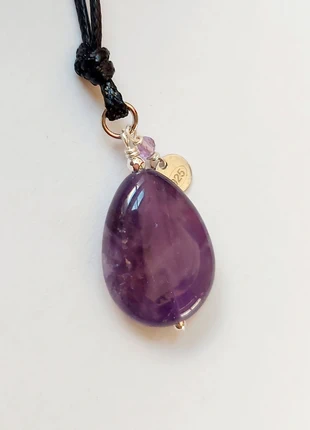 Ciondolo CON pietra ametista a goccia, argento 925, ematite argentata cordoncino, merk: Argento, staat: Nieuw zonder prijskaartje, € 9,00, € 10,15 inclusief Kopersbescherming