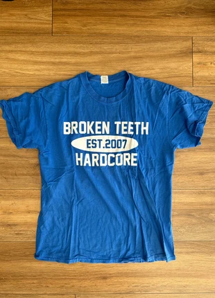 T-shirt Broken Teeth, marque: Gildan, état: Très bon état, taille: L, 15,00 €, 16,45 € Protection acheteurs incluse
