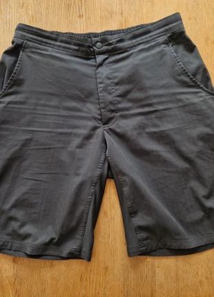 Short Nike RF, merk: Nike, staat: Veelgebruikt, maat: M, € 15,00, € 16,45 inclusief Kopersbescherming