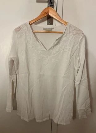 Haut Bleu Bonheur, brand: Bleu bonheur, condition: Good, size: M / 38 / 10, €3.00, €3.85 includes Buyer Protection