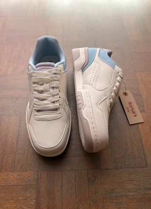 Sapatilhas Levi’s Dereck lilás e azul - 37 - novas, marca: Levi's, estado: Nuevo con etiquetas, tamaño: 37, 40,00 €, 42,70 € Protección al comprador incluida