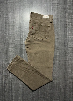 Jeans Levi’s Femme en velours marrons - coupe 524 Skinny - Taille 28x30, marke: Levi's, zustand: Sehr gut, größe: M / 38 / 10, 15,00 €, 16,45 € inklusive Vinted-Käuferschutz
