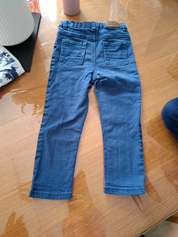 2 jeans 3 ans - photo numéro 2