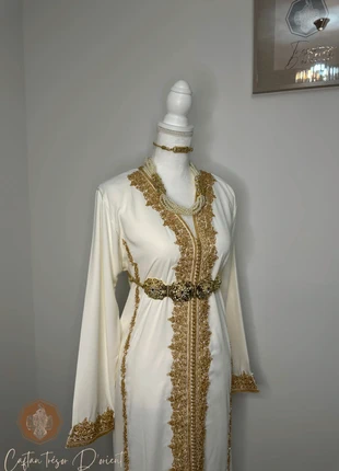 Caftan brodé avec mdema, staat: Nieuw met prijskaartje, maat: Universele maat, € 99,00, € 104,65 inclusief Kopersbescherming