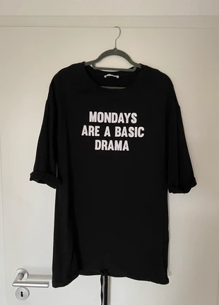 Schwarzes langärmliges Kleid mit Print | ZARA, marque: Zara, état: Très bon état, taille: M / 38 / 10, 5,00 €, 5,95 € Protection acheteurs incluse