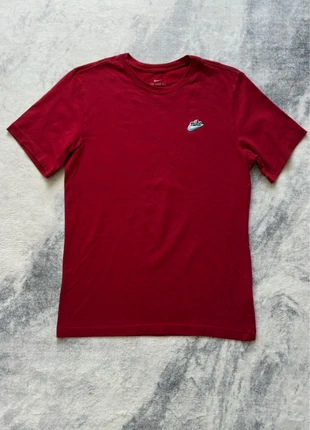 t-shirt nike rouge logo brodé bleu blanc noir taille m coupe classiqu, brand: Nike, condition: Very good, size: M, €18.00, €19.60 includes Buyer Protection Pro