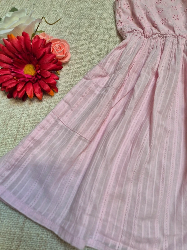Robe broderie anglaise TAO 4 ans - photo numéro 3
