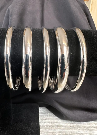 Prachtige set 5 del Zilverkl Armbanden, merk: luis caron, staat: Nieuw zonder prijskaartje, € 6,95, € 8,00 inclusief Kopersbescherming Pro