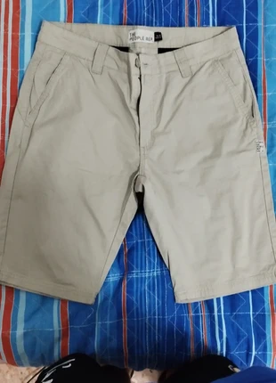 Vendo pantaloncini taglia 48, marca: The people of the labyrinths, estado: Novo sem etiquetas, tamanho: S, €15.00, €16.45 inclui Proteção do Comprador