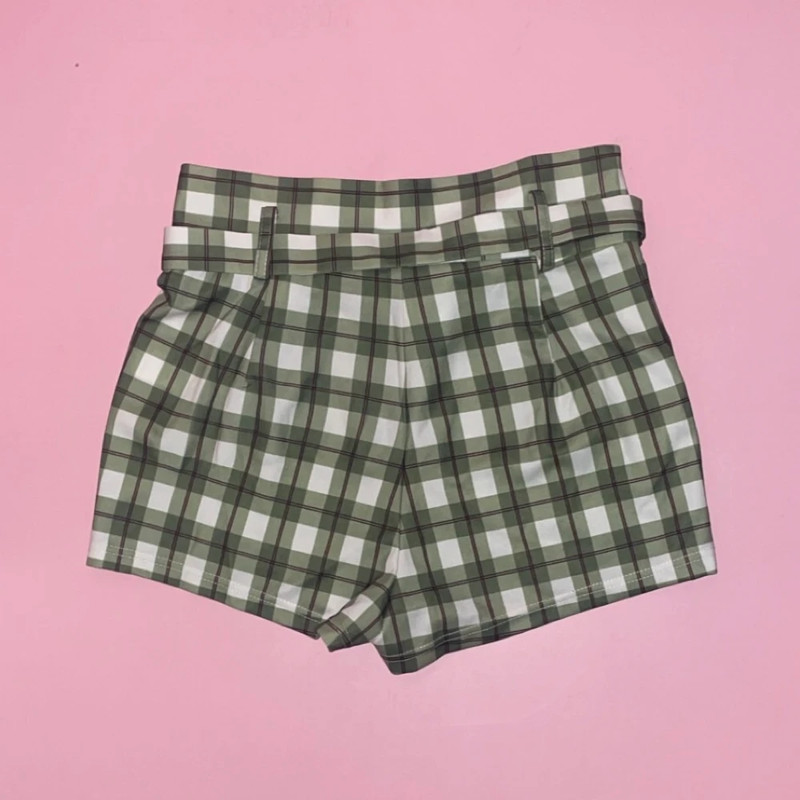 SHEIN Buckle Belted Plaid Shorts 2